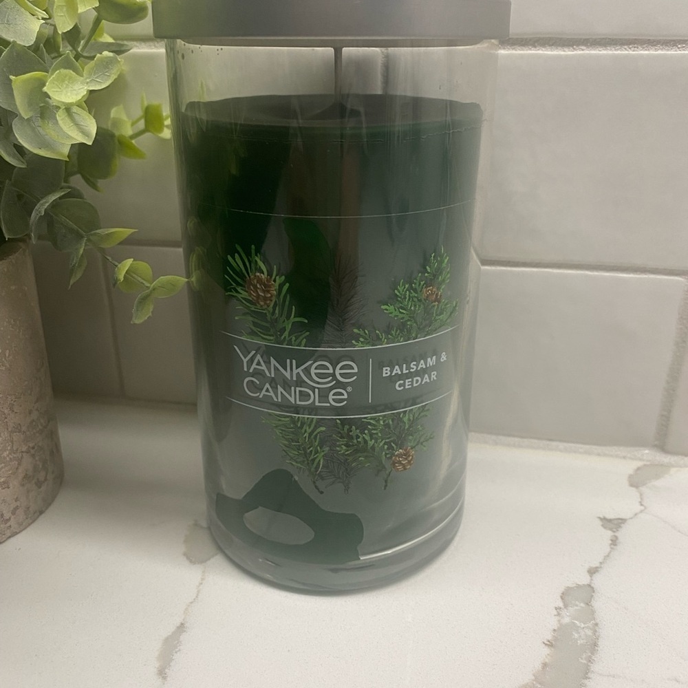 NEW!‎ Yankee Balsam & Cedar 14.25 ounce Candle